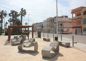 Petrus Outdoor Deck Chair with Benches in Outdoor Setting