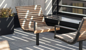 Piro Outdoor Recessed Swivel Chair in Outdoor Setting