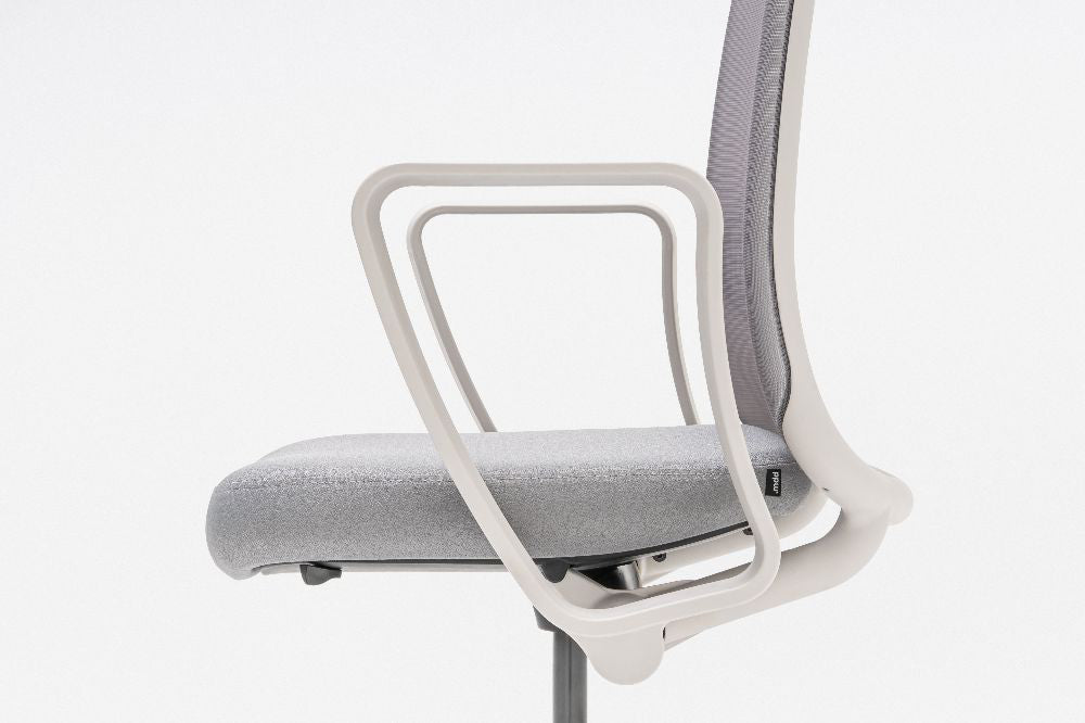 Astro Mesh Task Chair with Headrest Detail
