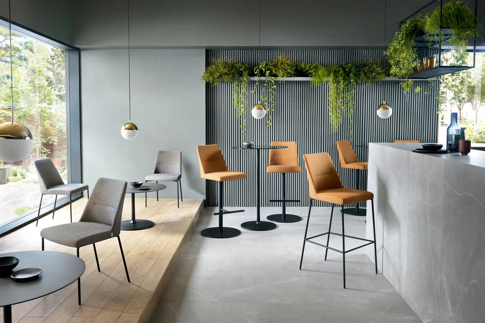 Chic 20Hw With Wooden Legs 1