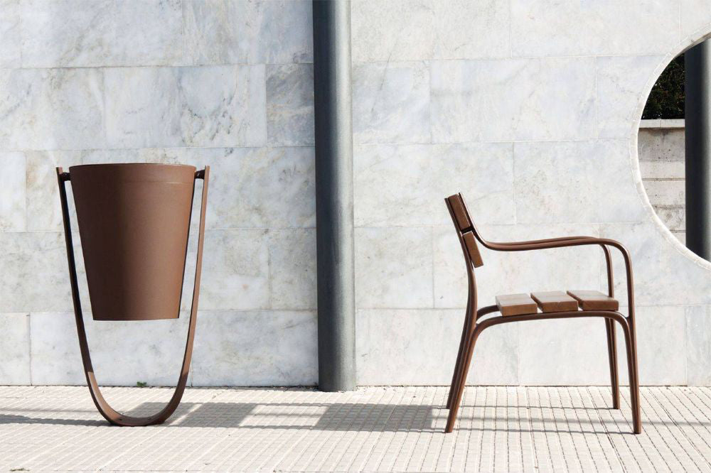 Citizen Outdoor Litter Bin with Chair in Outdoor Setting