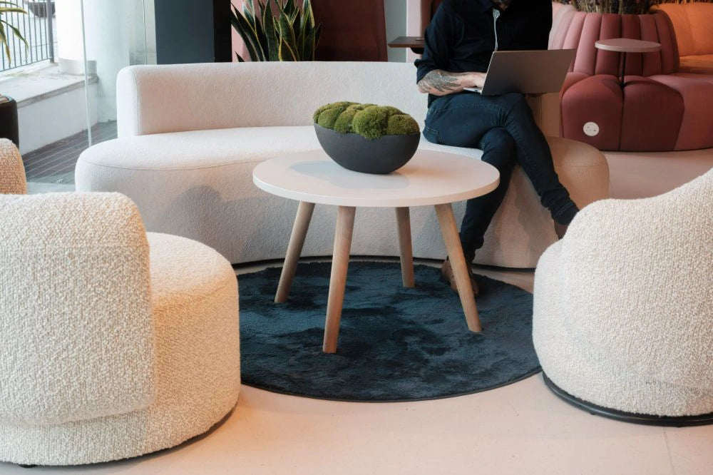 Emme Modular Seating Single Seater and Curved Seating with White Round Top Table 2