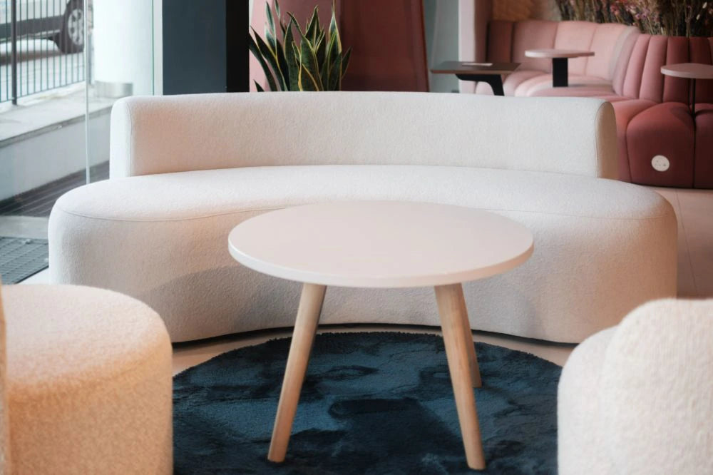 Emme Modular Seating Single Seater and Curved Seating with White Round Top Table 3