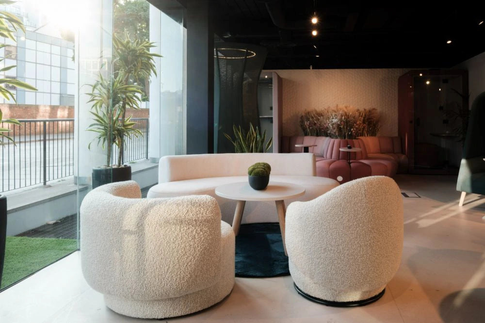 Emme Modular Seating Single Seater and Curved Seating with White Round Top Table