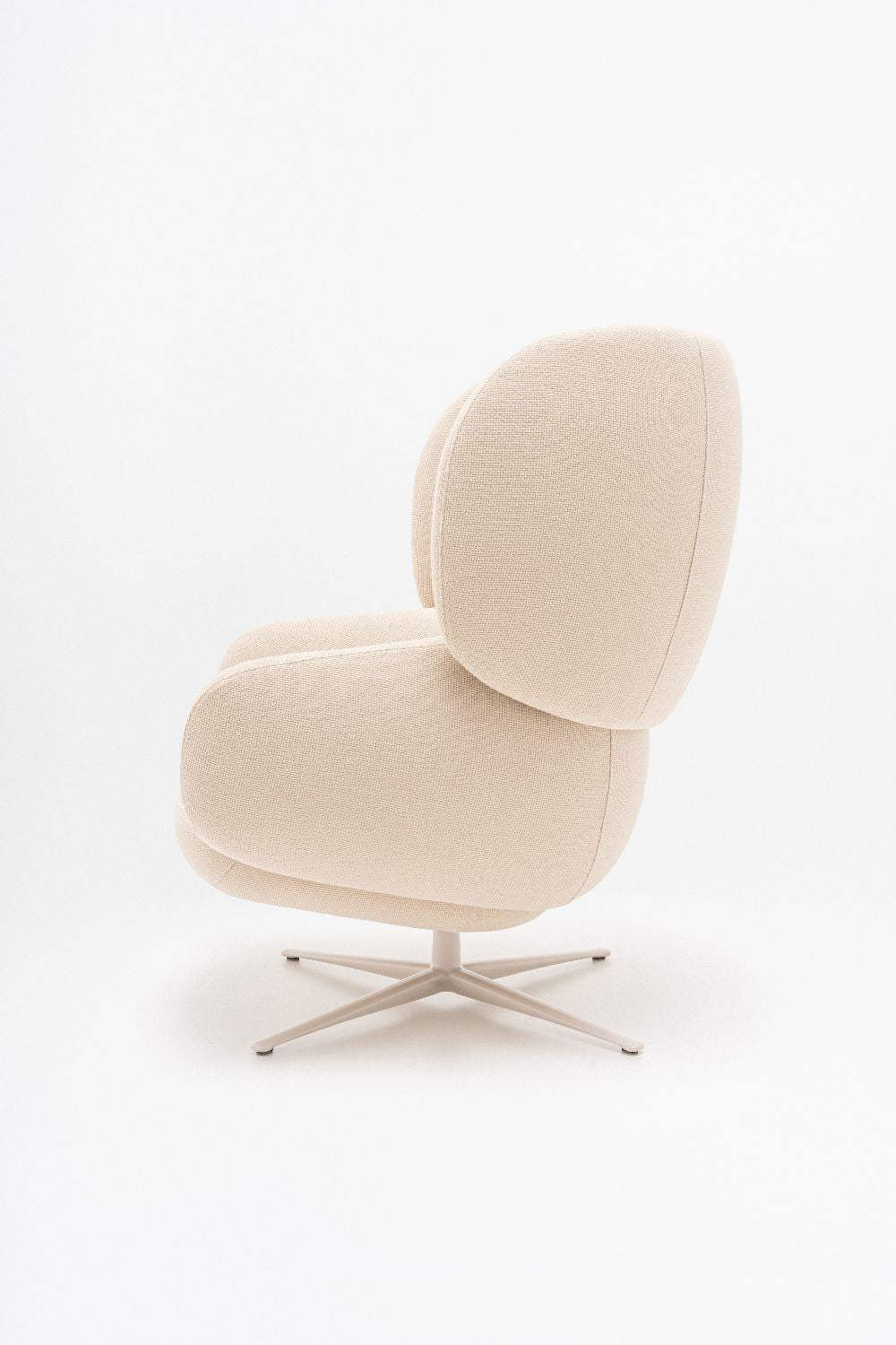 Grand Grace Armchair with Headrest 5