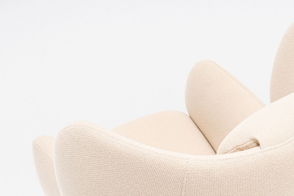 Grand Grace Armchair with Headrest 8