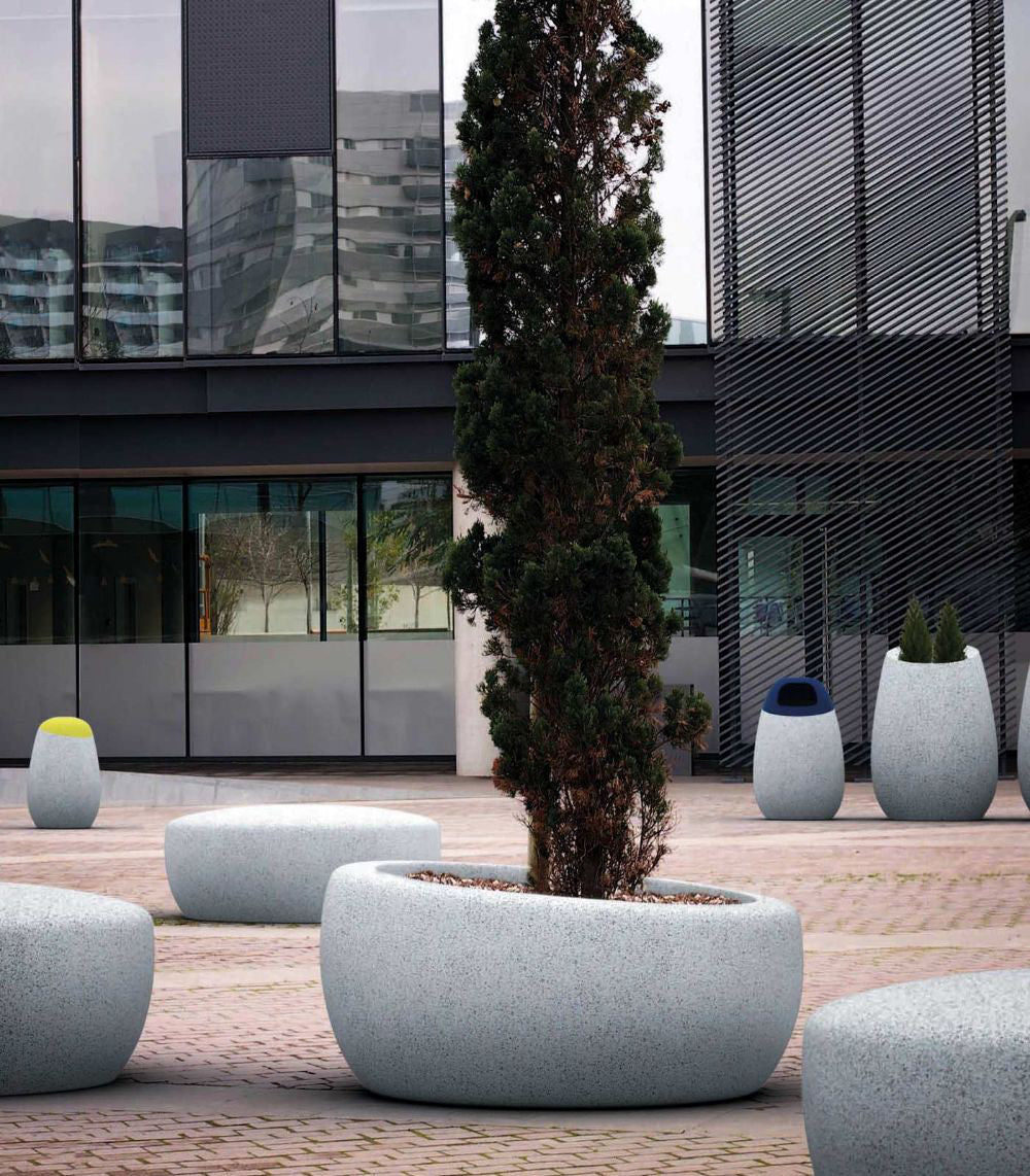 Lisa Medium Outdoor Planter with Chair in Outdoor Setting
