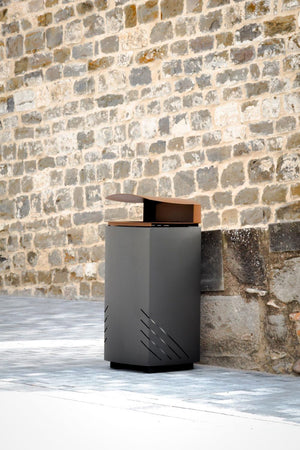 Mielek Outdoor Litter Bin in Outdoor Setting 5