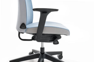 Motto Swivel Armchair   Model 10 13