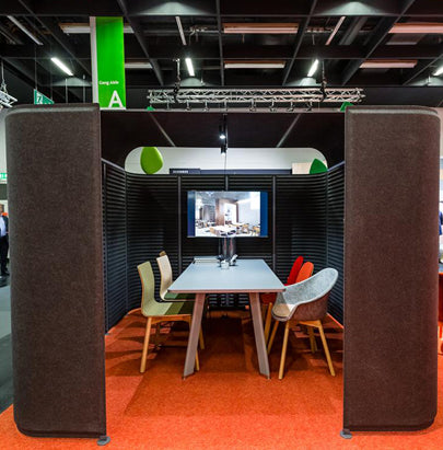 Noti Meeting Soundroom With Tables And Tv