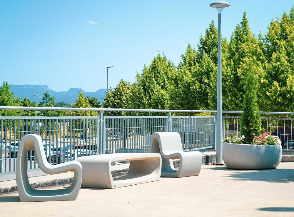Petrus Outdoor Chair with Bench and Planter in Outdoor Setting
