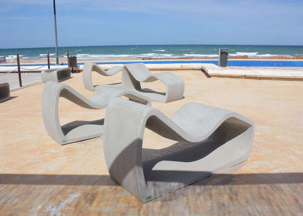 Petrus Outdoor Deck Chair by the Beach Area