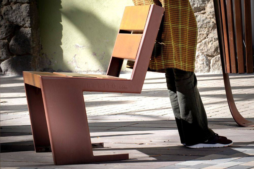 Quatro Wooden Outdoor Chair in Outdoor Setting