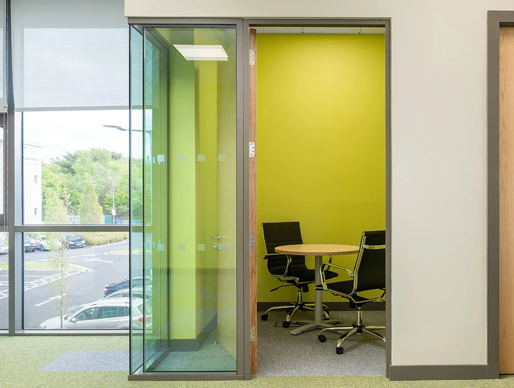 Round Meeting Room Table With Faux Leather Meeting Room Chairs