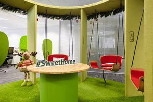 Social Acoustic 6 Person Swing with Table Installed
