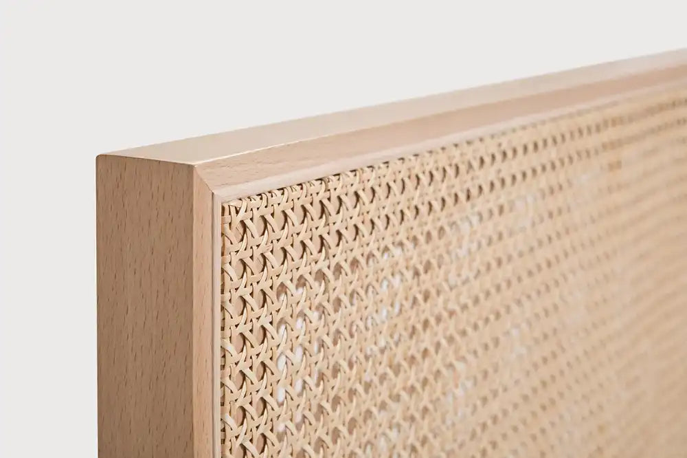 Solo F Rattan Freestanding Screen Top Corner Detail