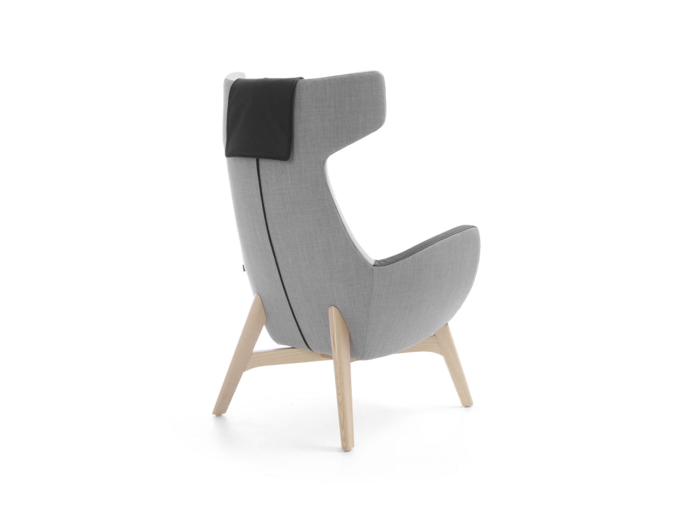 Umm High Backrest Lounge Chair with Wooden Legs 2
