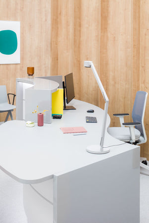 Valde Modular Reception Desk with Ergonomic Chair and Bench Seating in Reception Setting