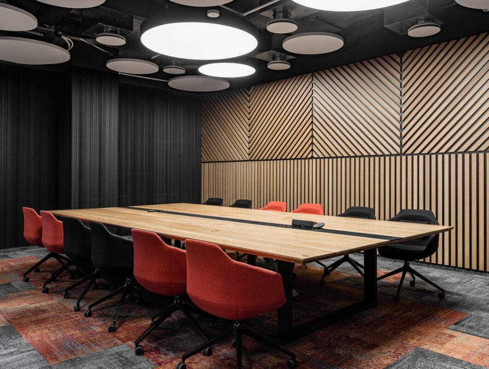 Wooden Top Table Office Furniture With Upholstered Mobile Chair In Meeting Room Setting